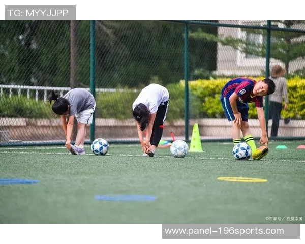 掌握足球过人技巧的视频教程助你轻松突破防守提升球技